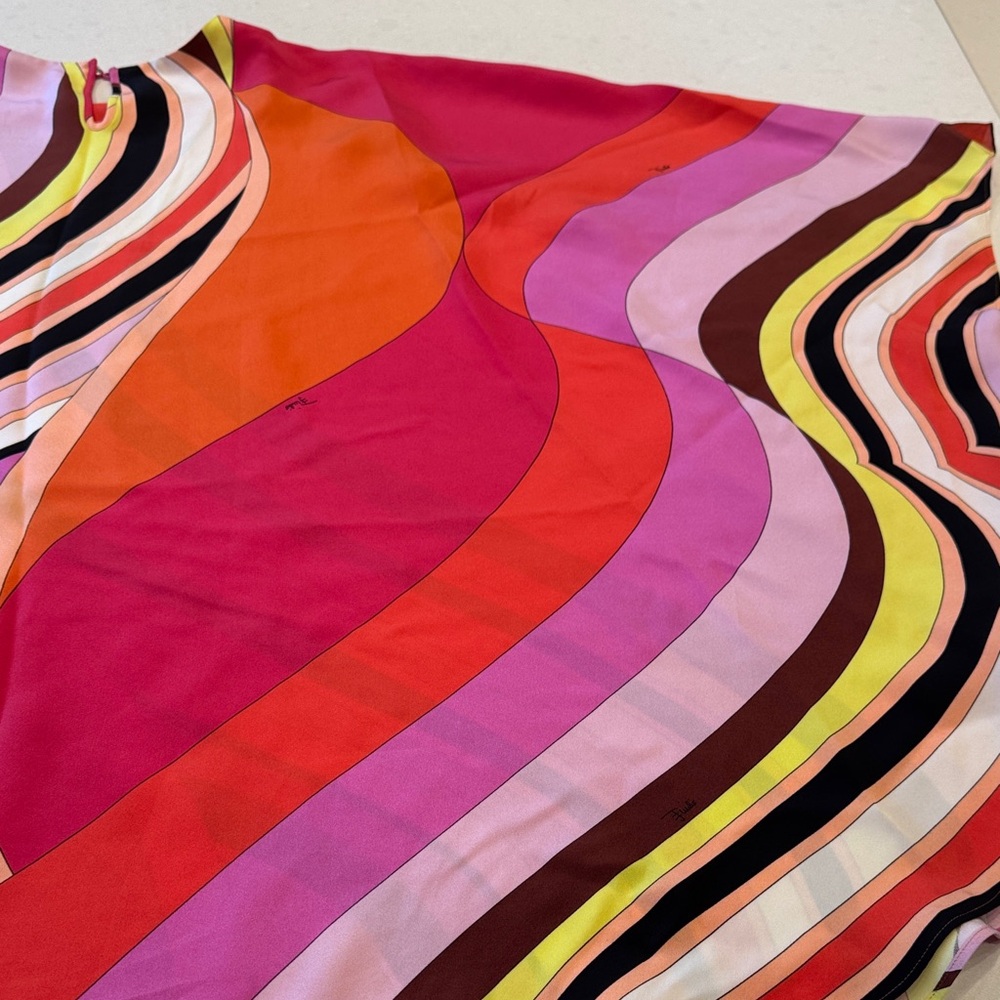Emilio Pucci Pink and Orange Silk poncho - Picture 8 of 16